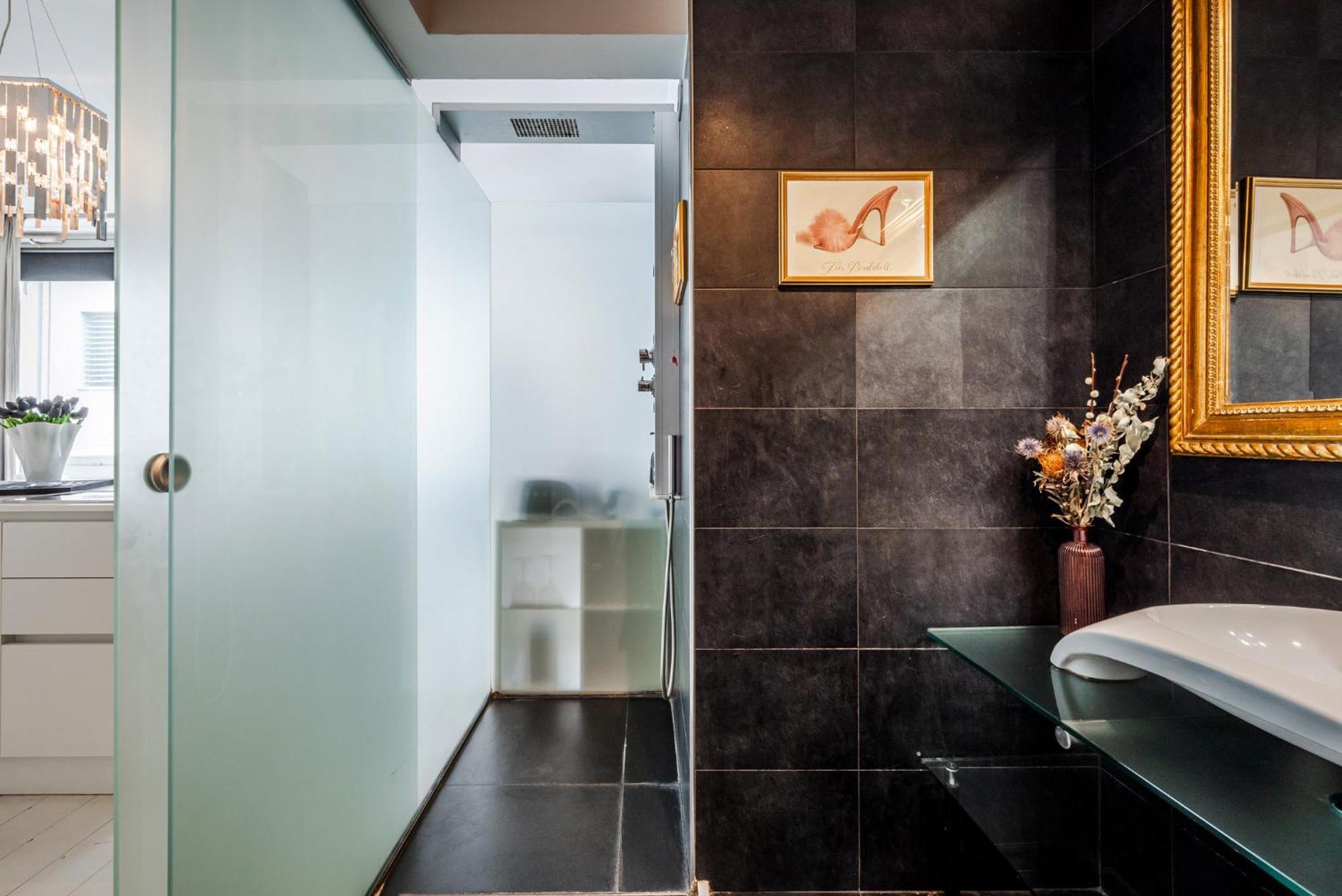 The Boutique Houses - Iconic Suite In Galleria Duomo With Private Parking Mailand Exterior foto